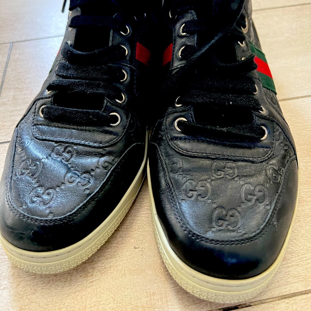 Gucci 221825 Mens
High-top Webstripe
Leather Sneakers, size 7 but a 8 in USA